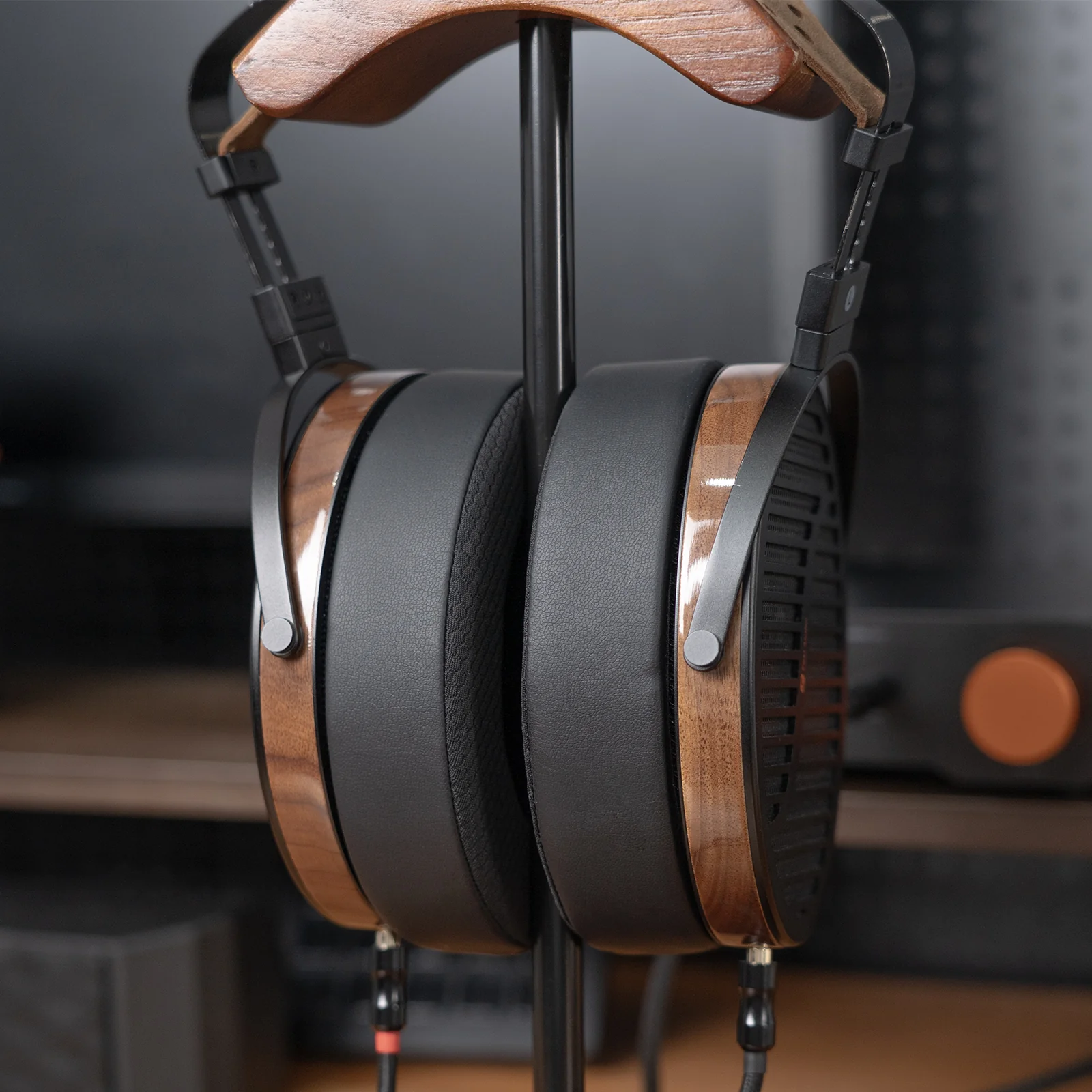 i5 Replacement Earpads(no ventilation holes) for i5 Planar Magnetic Headphones - Image 5